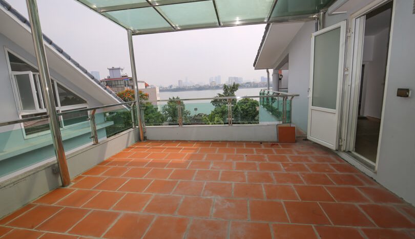 Hanoi Maison moderne en location avec vu sur le West Lake
