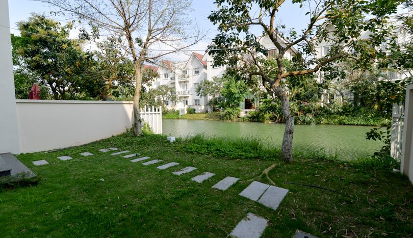 Furnished villa Vinhomes Riverside for rent garden and river view
