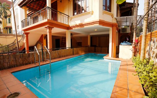 Own pool Tay Ho villa for lease on To Ngoc Van lane