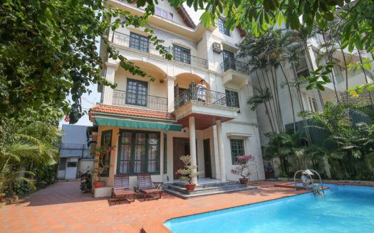 Spacious villa with pool for rent on Dang Thai Mai Tay Ho