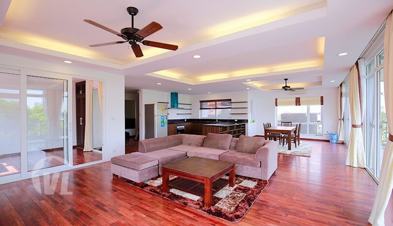220 sq m 4 bedrooms serviced apartment to rent in Tay Ho