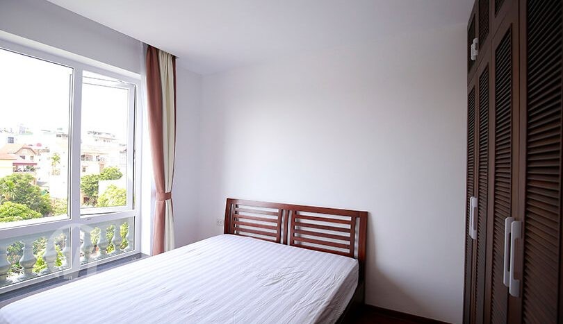 220 sq m 4 bedrooms serviced apartment to rent in Tay Ho