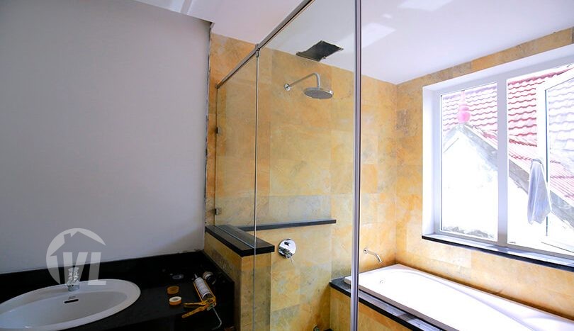 220 sq m 4 bedrooms serviced apartment to rent in Tay Ho