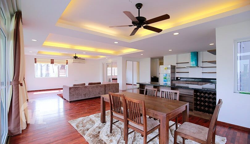 220 sq m 4 bedrooms serviced apartment to rent in Tay Ho