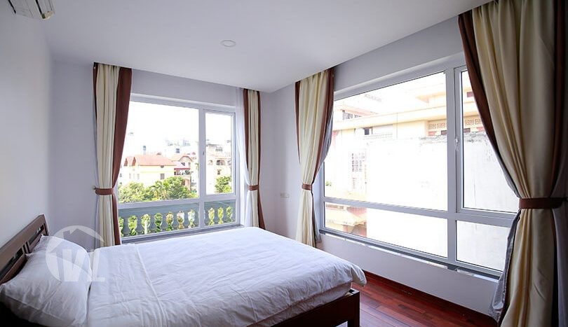 220 sq m 4 bedrooms serviced apartment to rent in Tay Ho
