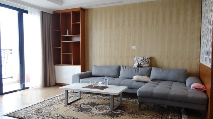 Beautiful 3 bedroom apartment in R6 Royal City