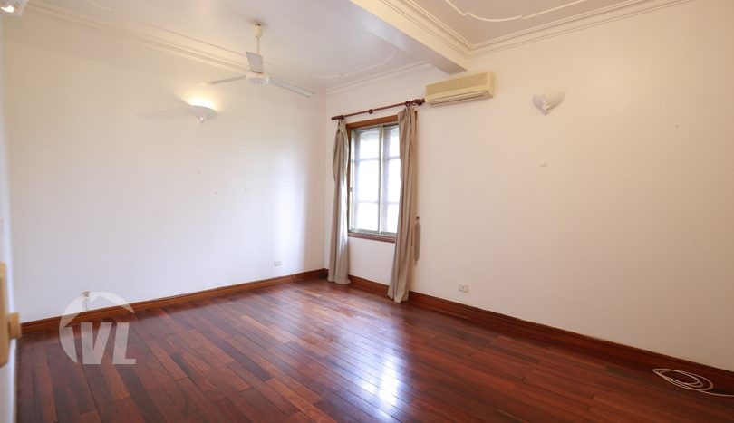Big garden pool house to lease in Tay Ho district Hanoi