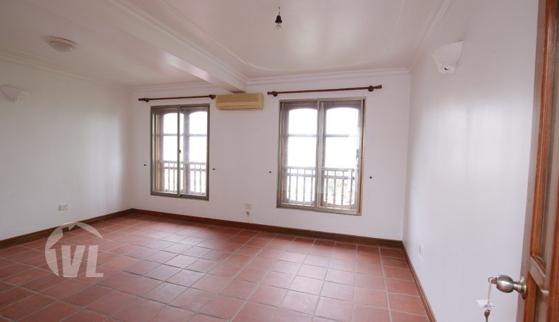 Big garden pool house to lease in Tay Ho district Hanoi