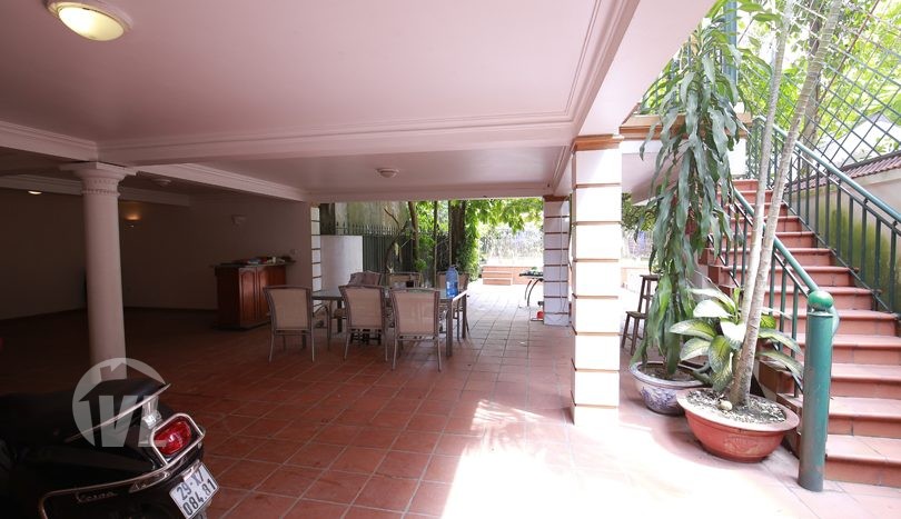 Big garden pool house to lease in Tay Ho district Hanoi