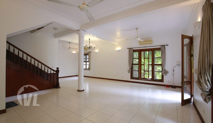 Big garden pool house to lease in Tay Ho district Hanoi