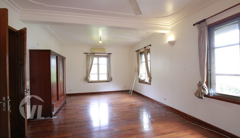 Big garden pool house to lease in Tay Ho district Hanoi