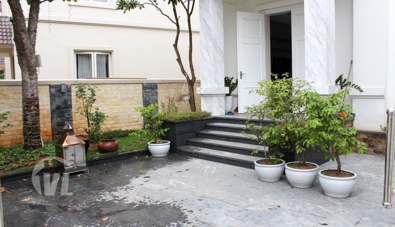Brand new semi-detached house to let in Vinhomes Riverside Hanoi