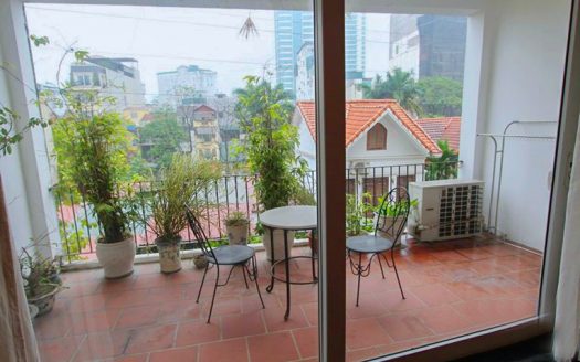 Cozy apartment in Truc Bach with 2 bedrooms, fully furnished