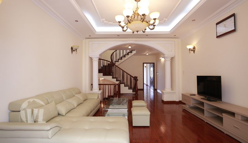 En-suite 4 bedroom house in Tay Ho Hanoi, back and front yard