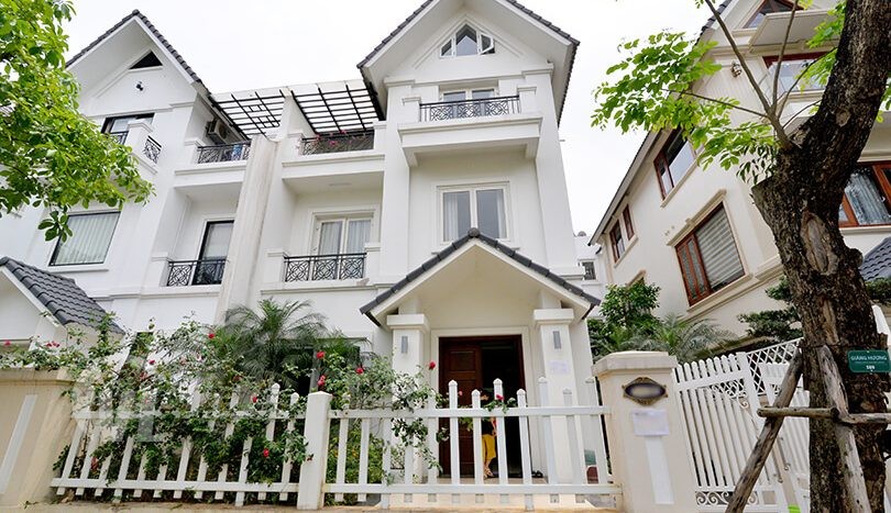 Furnished Vinhomes Riverside house to lease on Anh Dao