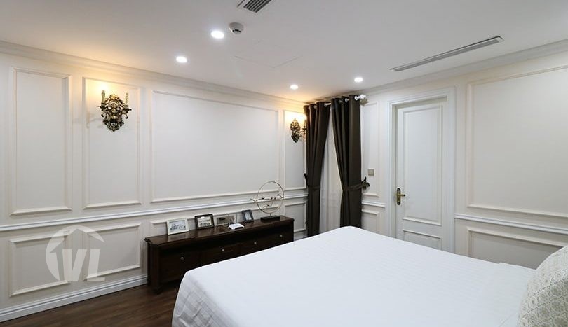 Furnished penthouse to rent in Hanoi Center with large private terrace