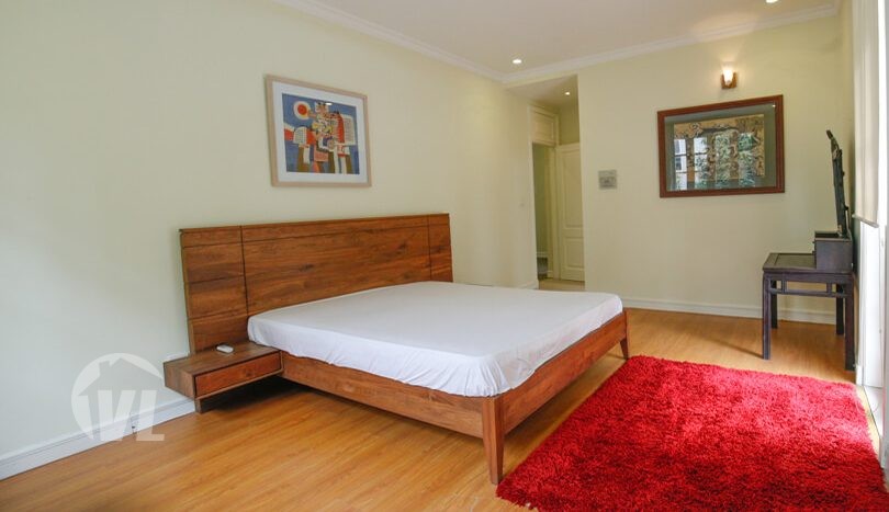 Furnished villa to rent in Tay Ho 4 bedrooms large garden