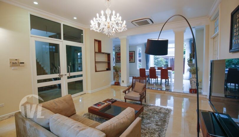 Furnished villa to rent in Tay Ho 4 bedrooms large garden