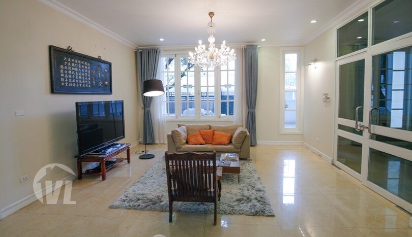Furnished villa to rent in Tay Ho 4 bedrooms large garden