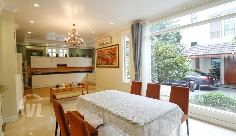 Furnished villa to rent in Tay Ho 4 bedrooms large garden