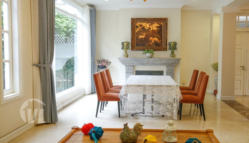 Furnished villa to rent in Tay Ho 4 bedrooms large garden