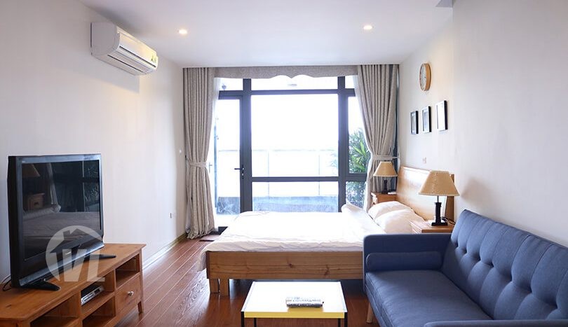 Hai Ba Trung penthouse to lease 3 bedrooms lake view