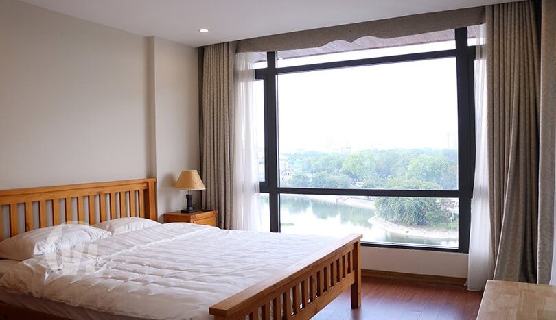 Hai Ba Trung penthouse to lease 3 bedrooms lake view