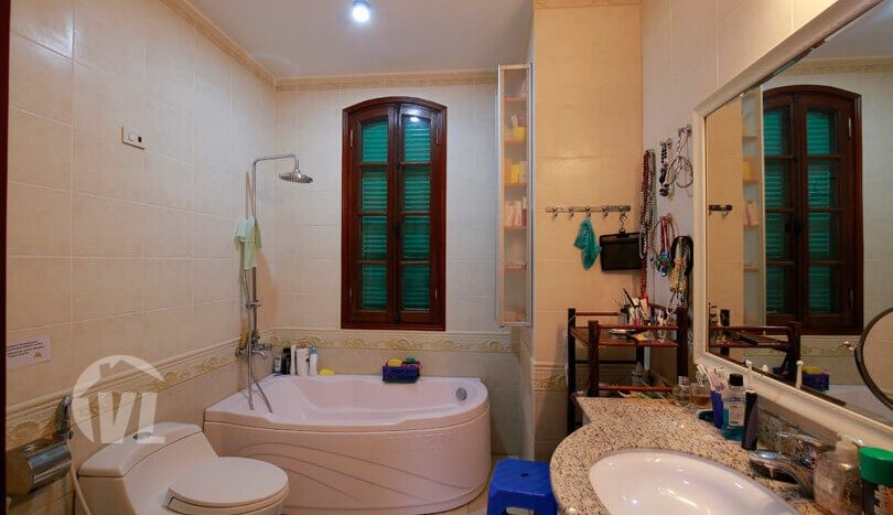 Hanoi Swimming-pool house to rent in Tay Ho with large garden