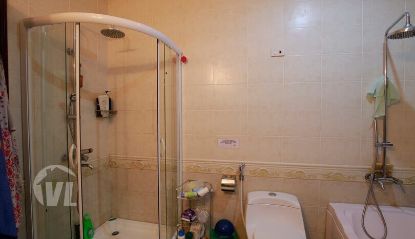 Hanoi Swimming-pool house to rent in Tay Ho with large garden