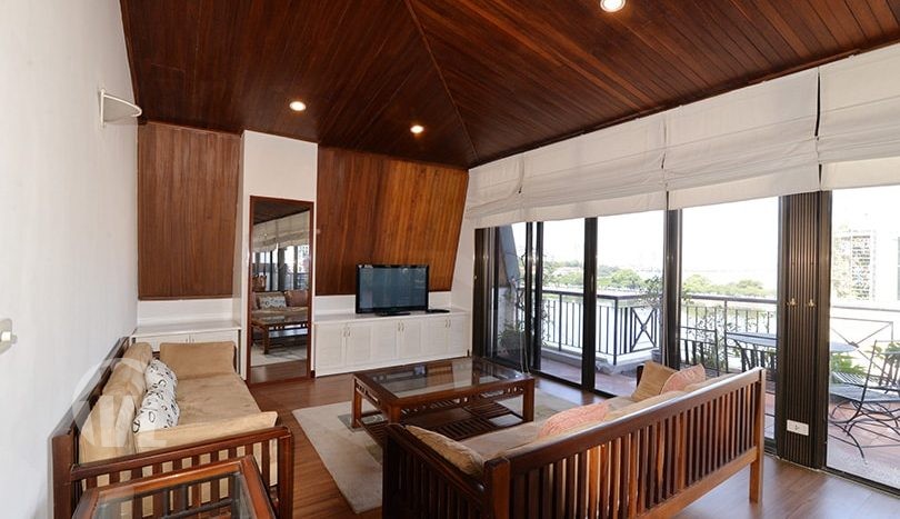 Hanoi furnished penthouse for rent Lake view on Truc Bach