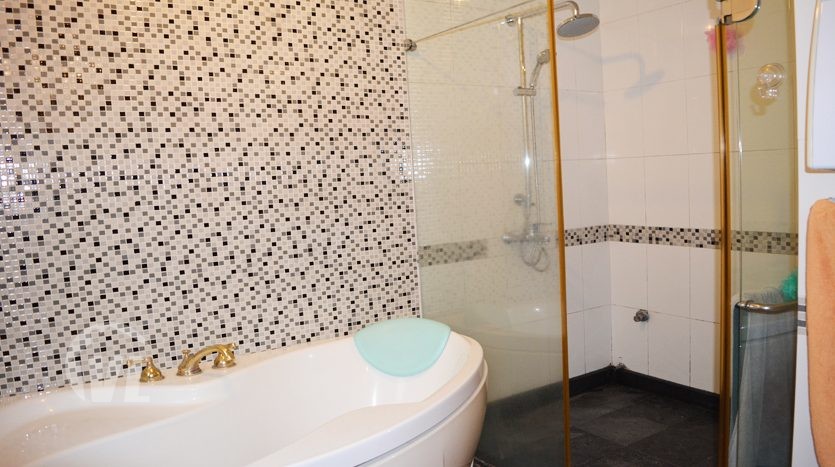 Hanoi modern swimming pool house to lease in Tay Ho