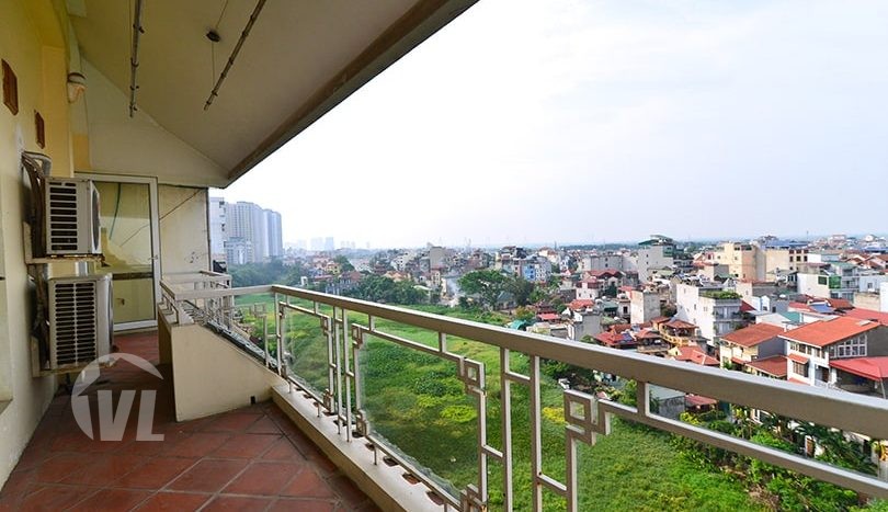 Hanoi penthouse apartment to lease with terrace and West lake view