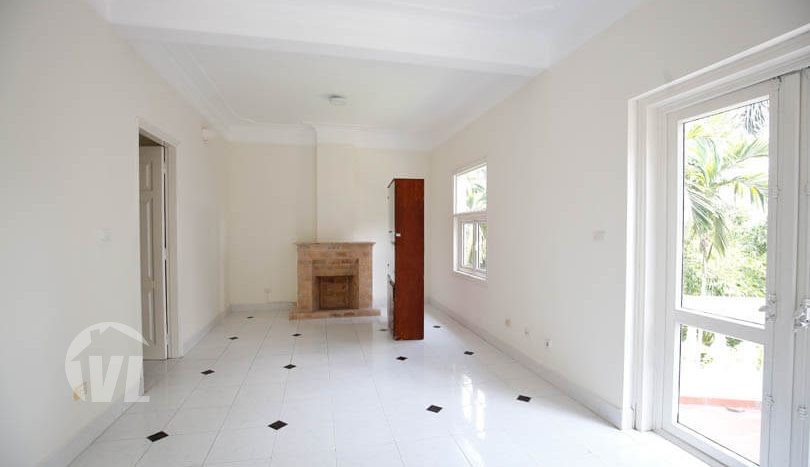 House in West Lake to lease with large garden of 200 sq m