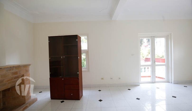 House in West Lake to lease with large garden of 200 sq m
