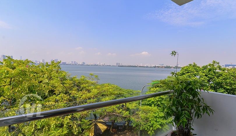 Lake view 2 bedrooms apartment Lang Yen Phu, reasonable price