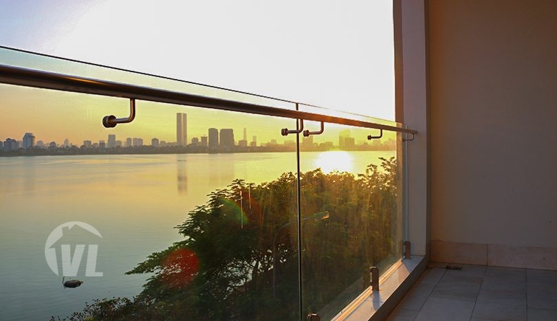 Lake view modern 2 bedrooms apartment in Lang Yen Phu