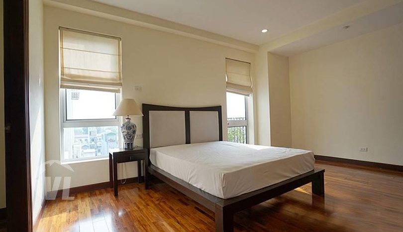 Large 3 bedrooms serviced apartment to rent in Hanoi center