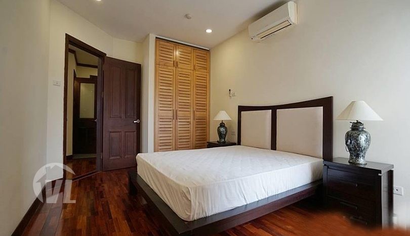 Large 3 bedrooms serviced apartment to rent in Hanoi center
