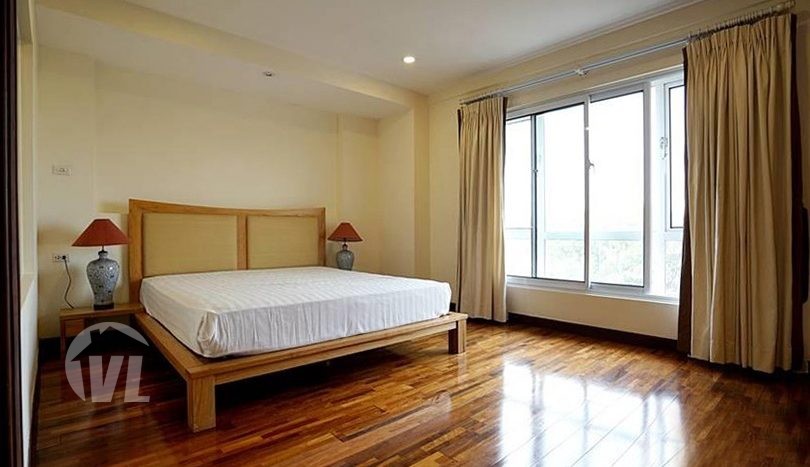 Large 3 bedrooms serviced apartment to rent in Hanoi center