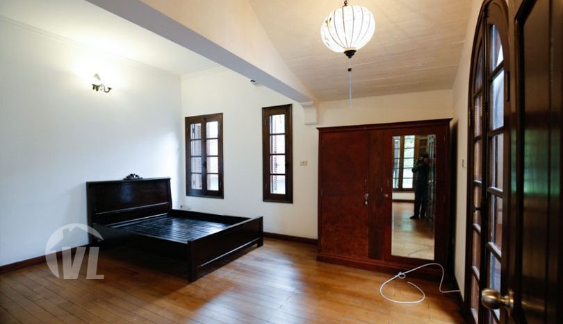 Large villa for rent in Tay Ho suitable for Ambassador
