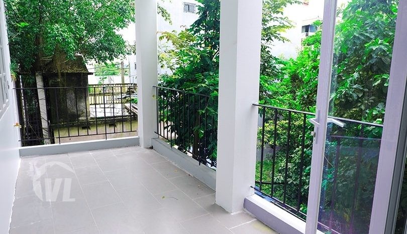 Modern 2 bedroom apartment in Tay Ho, big balcony