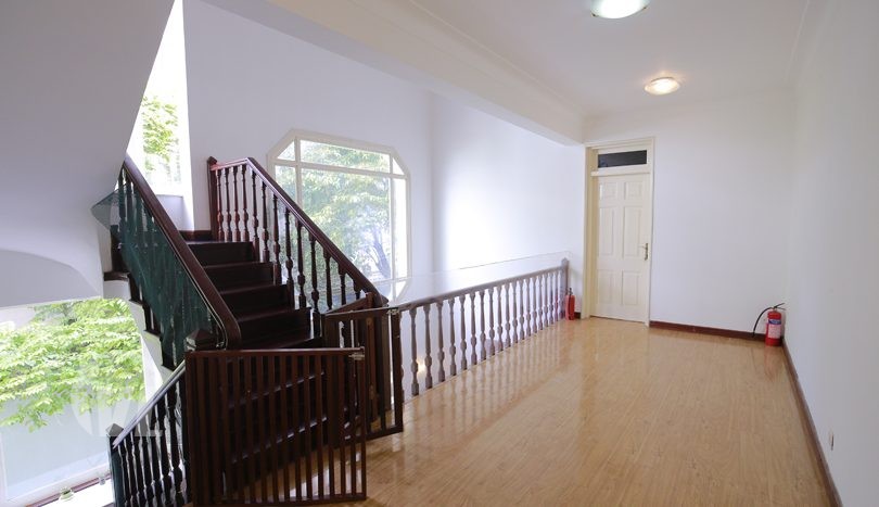 Original house to lease with garden in Tay Ho Hanoi