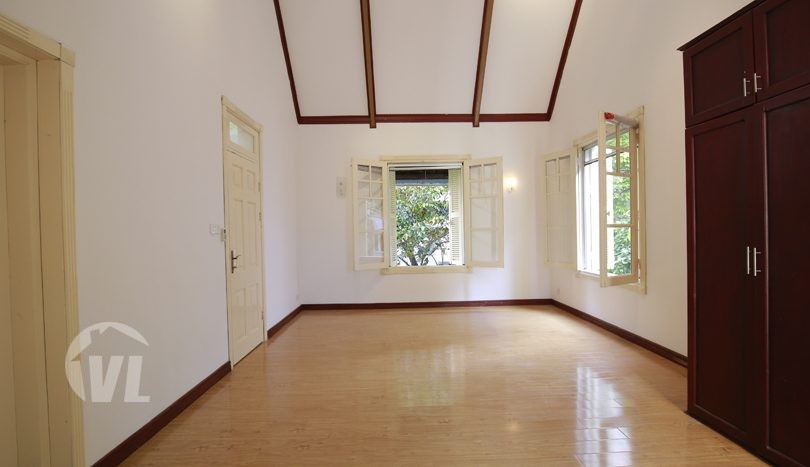 Original house to lease with garden in Tay Ho Hanoi