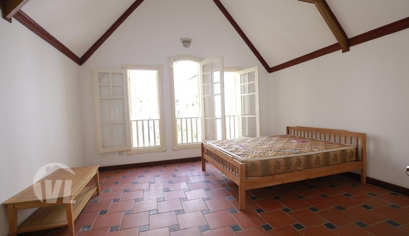 Original house to lease with garden in Tay Ho Hanoi