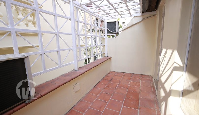 Original house to lease with garden in Tay Ho Hanoi