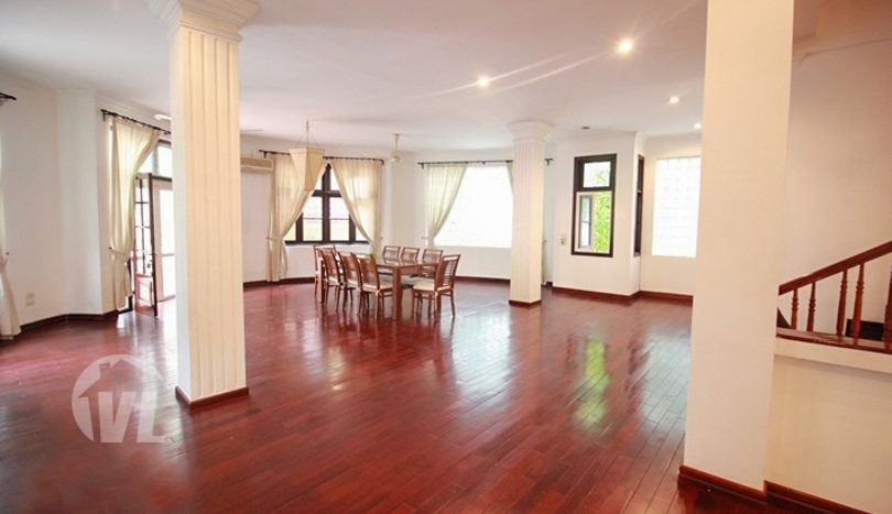 Partly furnished swimming-pool house to rent in Tay Ho district