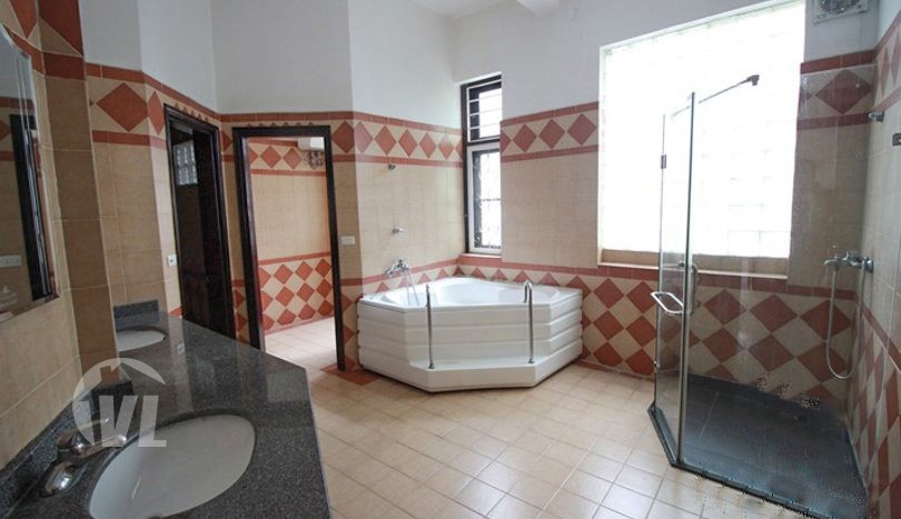 Partly furnished swimming-pool house to rent in Tay Ho district