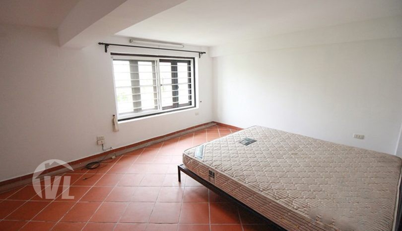 Partly furnished swimming-pool house to rent in Tay Ho district