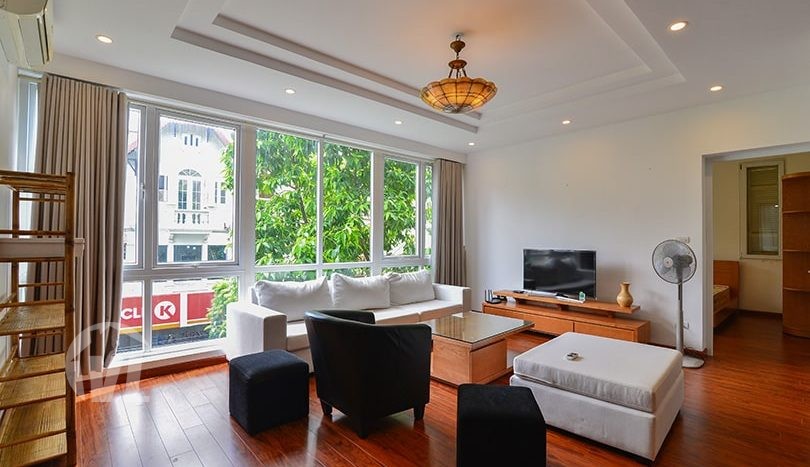 Spacious apartment in Tay Ho, 2 bedrooms green view1