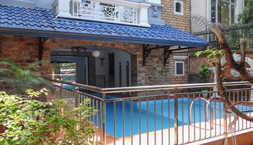 swimming pool villa rent